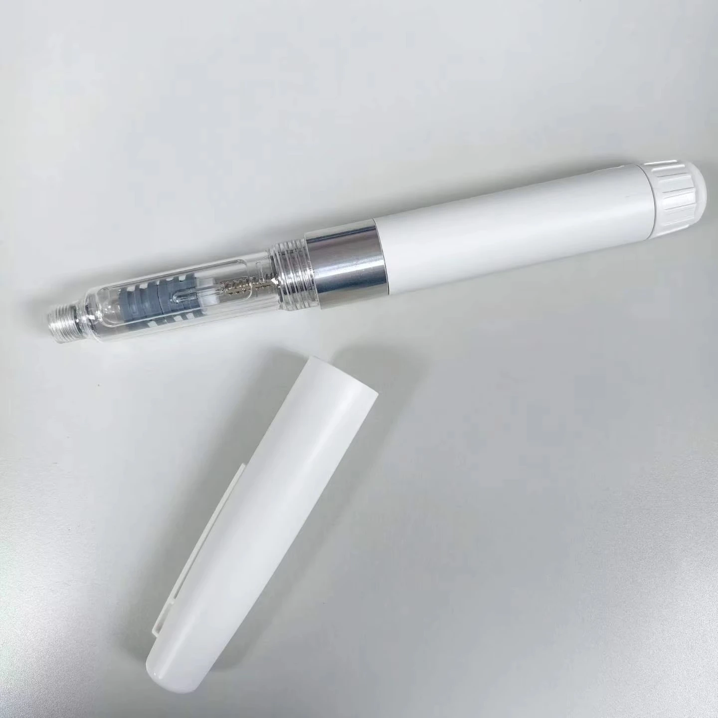 NOVIXPEN reusable dual-chamber pen injector for 4 mL dual-chamber cartridges